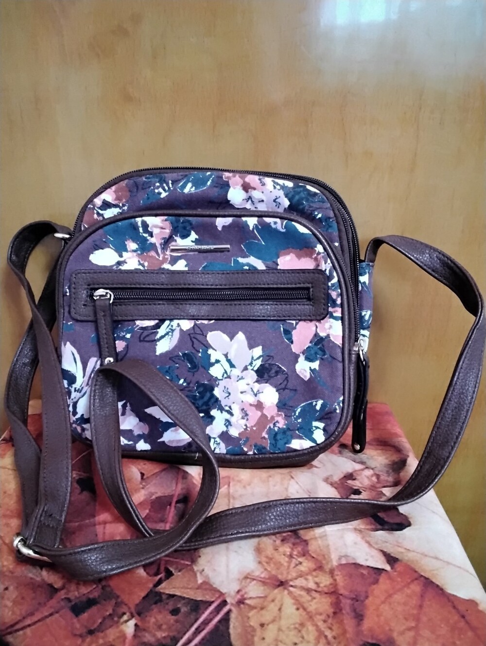 Jacklyn Smith mini cross body purse